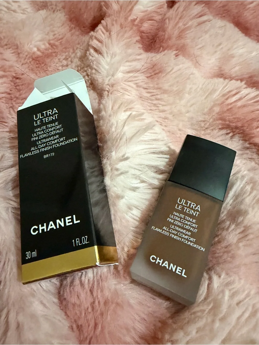CHANEL Ultra Le Teint Foundation BR172 - Brown